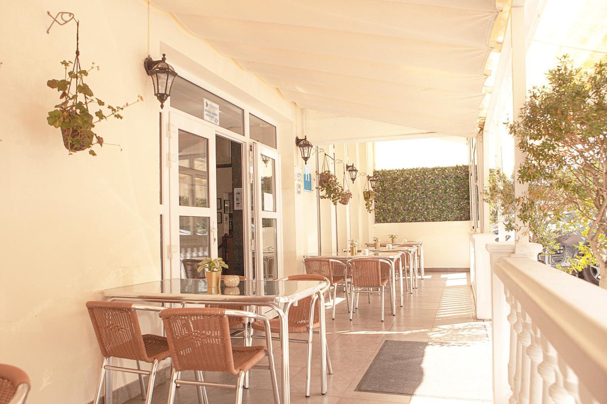 קומיאס Hotel Josein מראה חיצוני תמונה