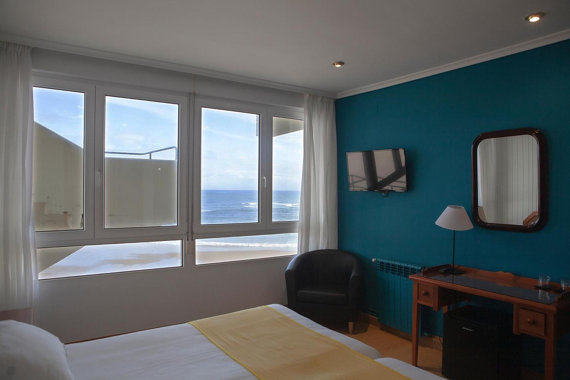 קומיאס Hotel Josein מראה חיצוני תמונה
