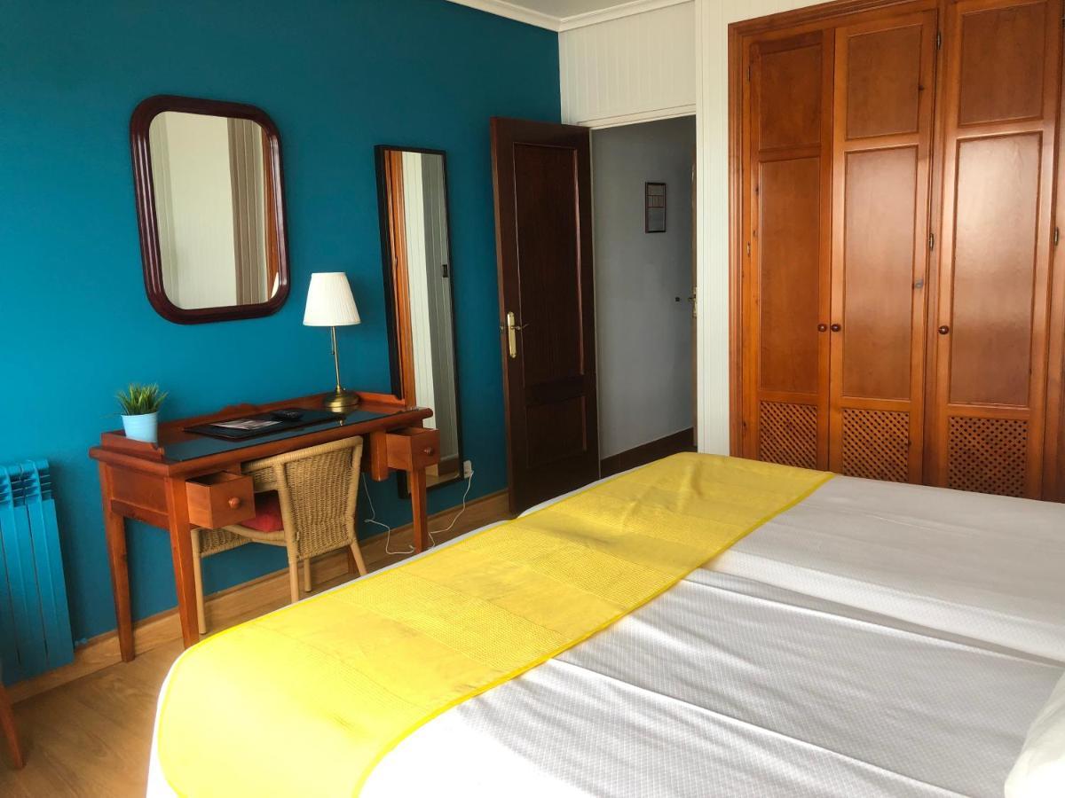קומיאס Hotel Josein מראה חיצוני תמונה
